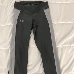 - Under Armour compression grey leggings size women’s medium